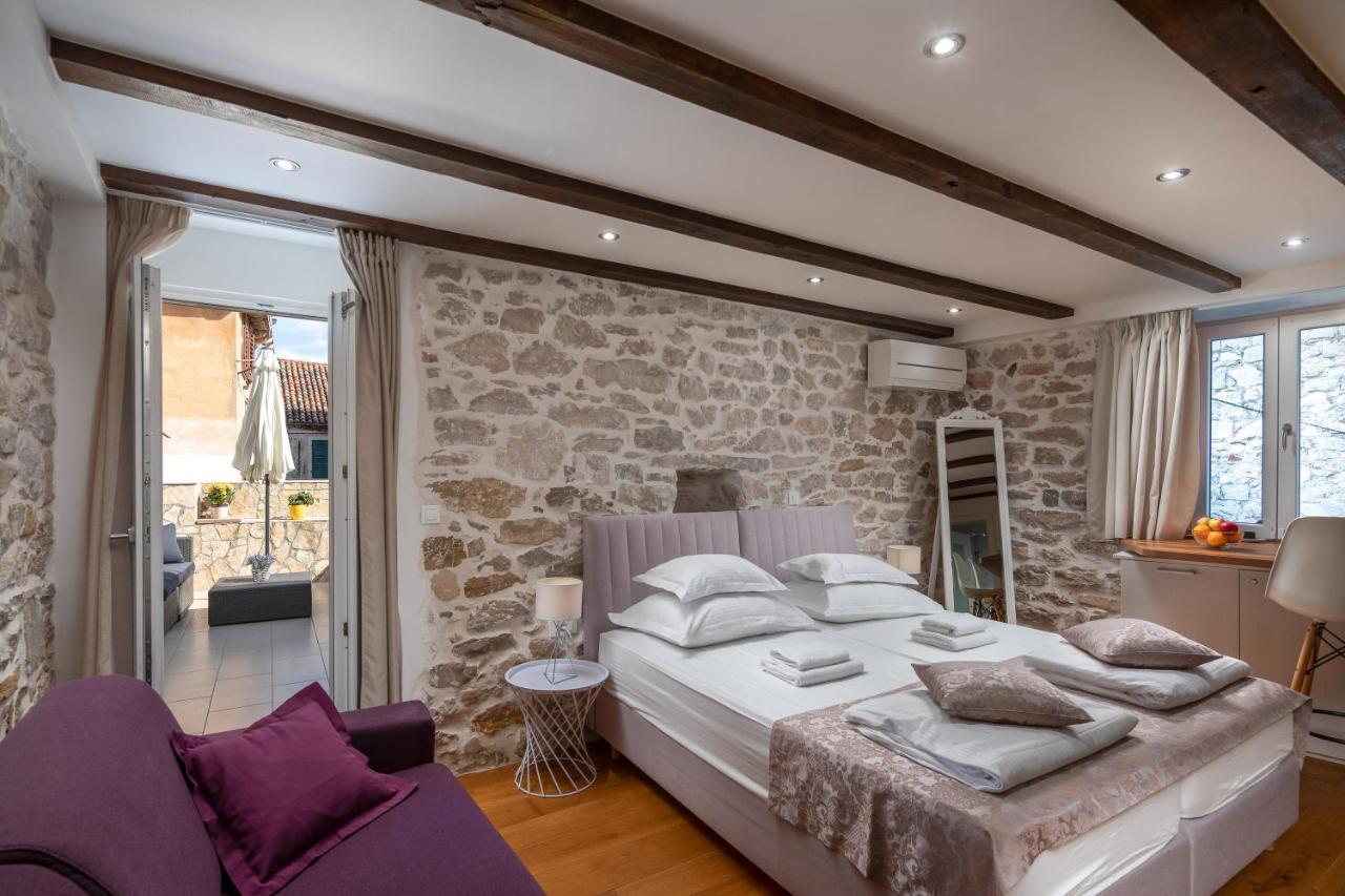 Awesome Stone House Hotel Split Bagian luar foto