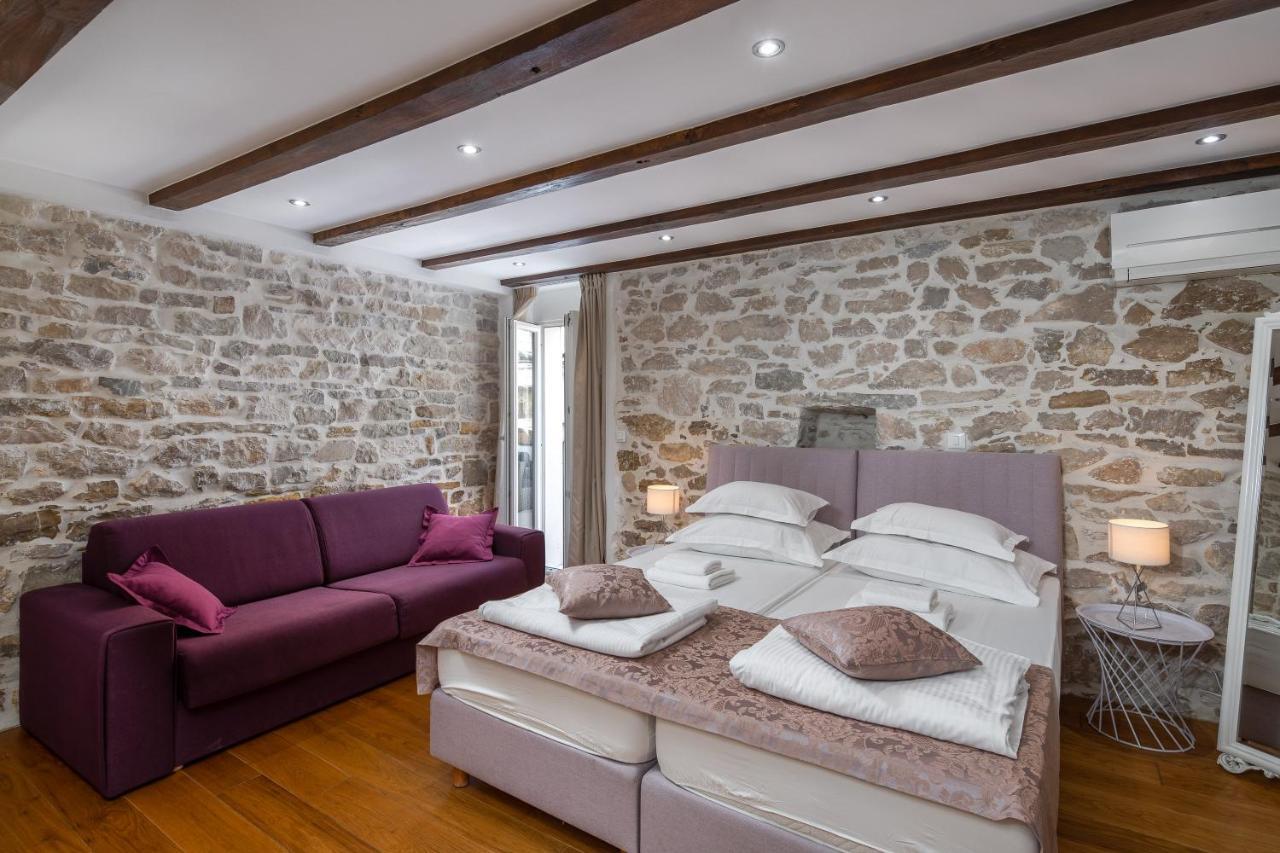 Awesome Stone House Hotel Split Bagian luar foto