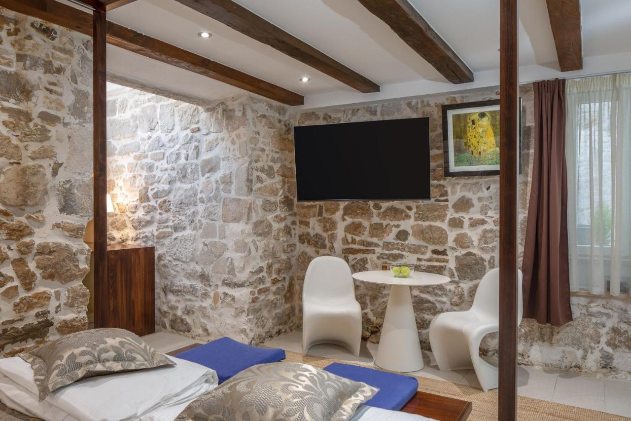 Awesome Stone House Hotel Split Bagian luar foto