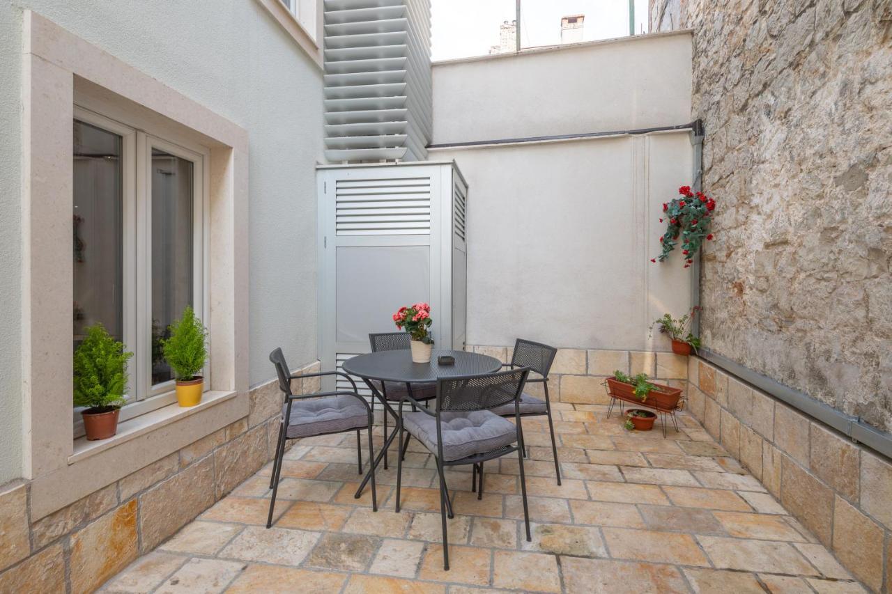 Awesome Stone House Hotel Split Bagian luar foto
