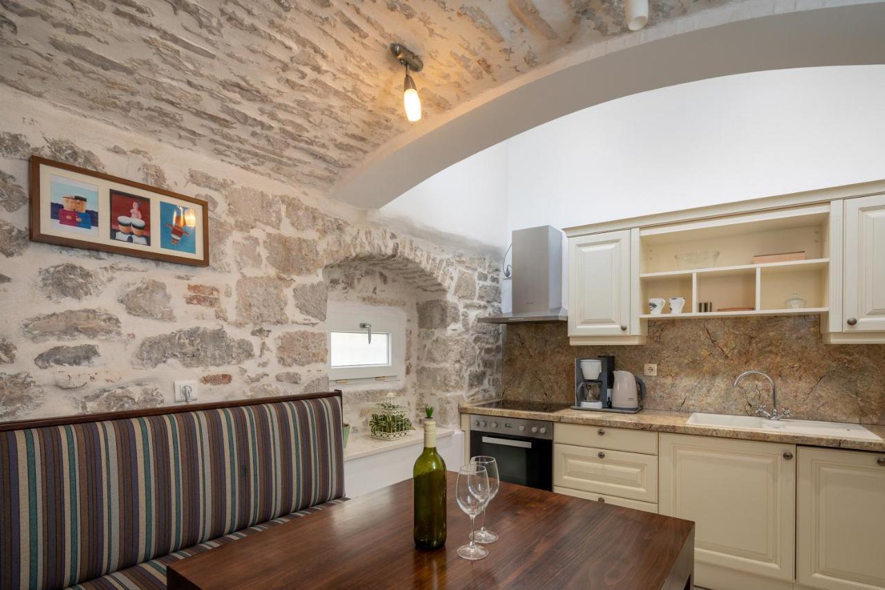 Awesome Stone House Hotel Split Bagian luar foto