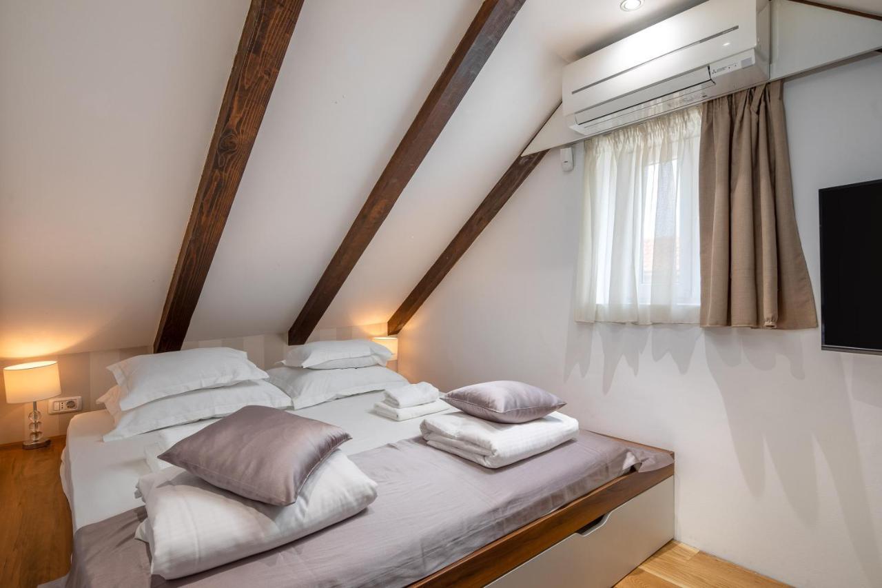 Awesome Stone House Hotel Split Bagian luar foto