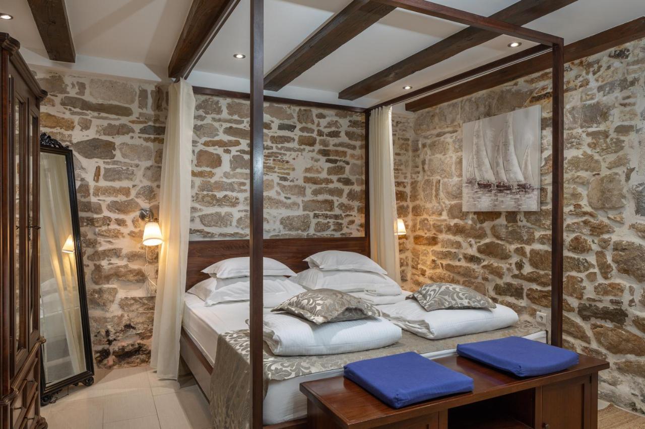 Awesome Stone House Hotel Split Bagian luar foto