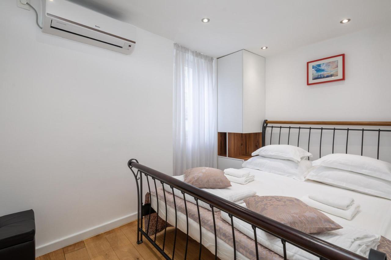 Awesome Stone House Hotel Split Bagian luar foto