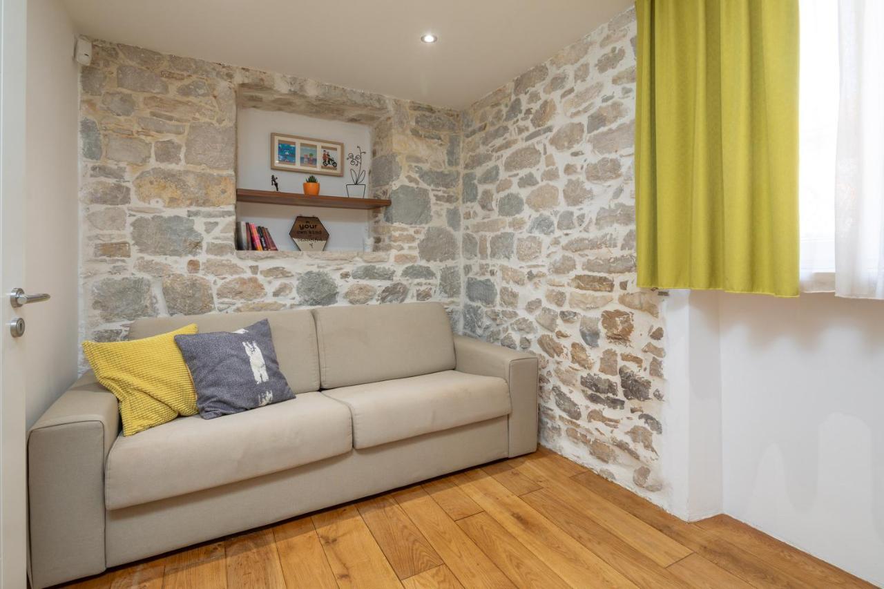 Awesome Stone House Hotel Split Bagian luar foto