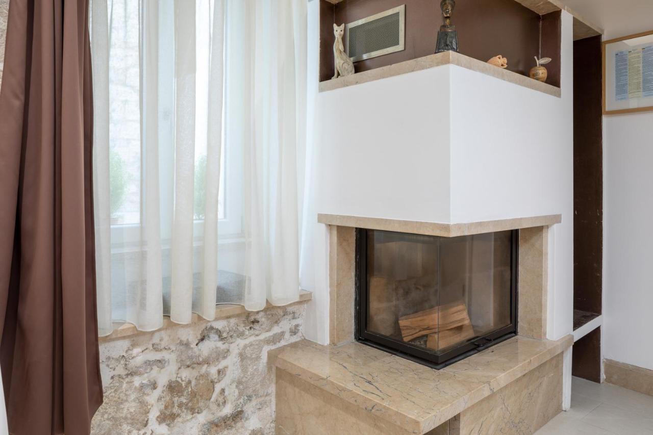 Awesome Stone House Hotel Split Bagian luar foto