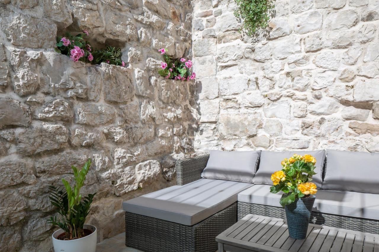 Awesome Stone House Hotel Split Bagian luar foto