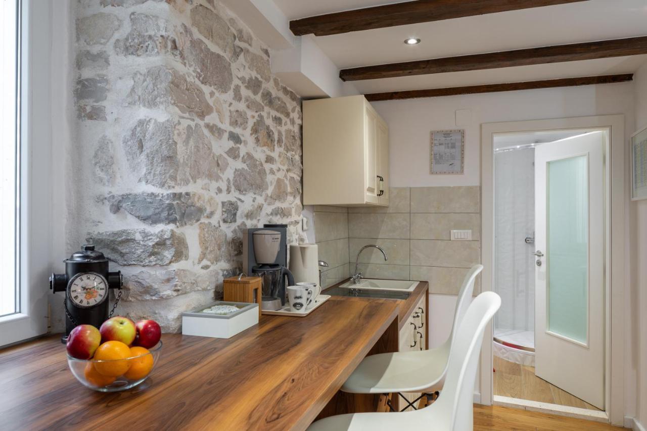 Awesome Stone House Hotel Split Bagian luar foto
