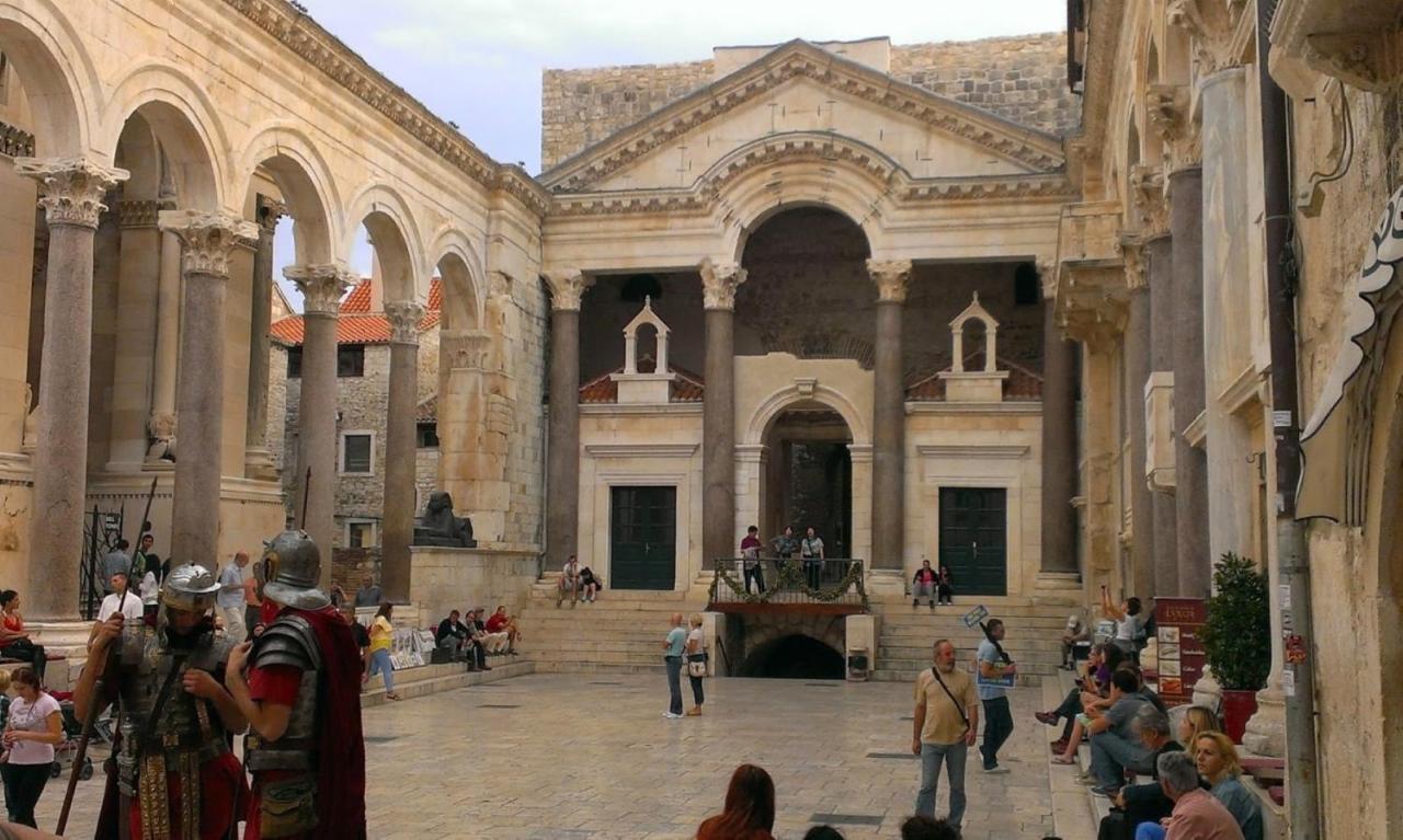 Awesome Stone House Hotel Split Bagian luar foto
